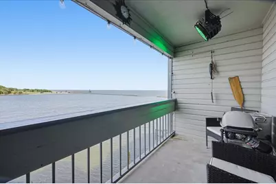 560 Pleasure Island Boulevard #222, Port Arthur, TX 77640 - Photo 3