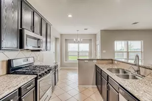 5102 Lagoon Ct, Bacliff, TX 77518 - Photo 9