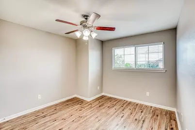 5102 Lagoon Court, Bacliff, TX 77518 - Photo 15