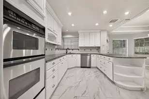 1422 N Yegua River Cir, Sugar Land, TX 77478 - Photo 9