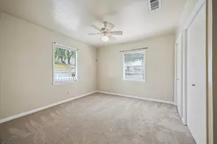 345 W 22nd St, Houston, TX 77008 - Photo 11