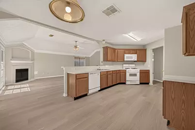 9202 Desirable Drive, La Porte, TX 77571 - Photo 7