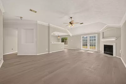 9202 Desirable Drive, La Porte, TX 77571 - Photo 5