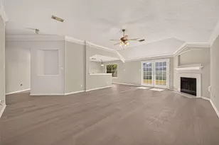 9202 Desirable Dr, La Porte, TX 77571 - Photo 5