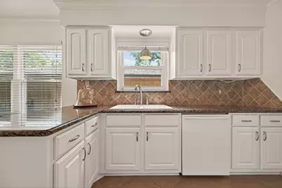 4505 Waycross Drive, Houston, TX 77035 - Photo 15