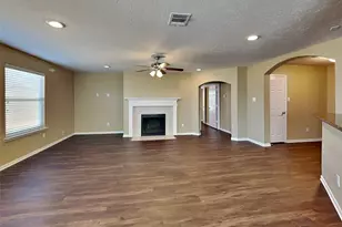 913 Almond St, Baytown, TX 77521 - Photo 7