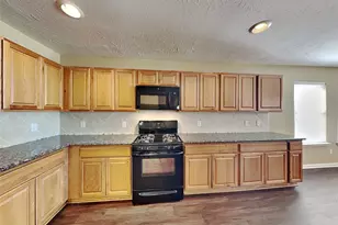 913 Almond St, Baytown, TX 77521 - Photo 3