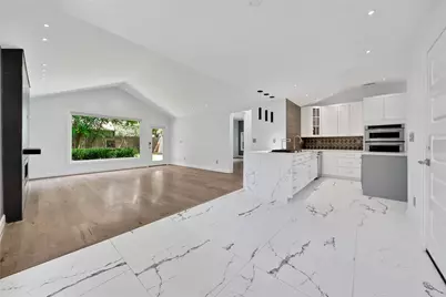 2206 Saxon Drive, Houston, TX 77018 - Photo 7