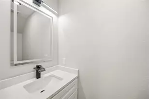 8013 Moon Beam St, Houston, TX 77088 - Photo 7