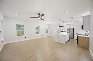 8013 Moon Beam St, Houston, TX 77088 - Photo 5