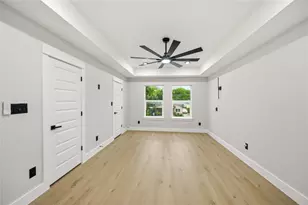 8013 Moon Beam St, Houston, TX 77088 - Photo 9
