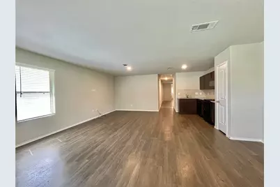126 E Ash St, Angleton, TX 77515 - Photo 7