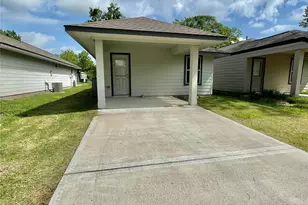 126 E Ash St, Angleton, TX 77515 - Photo 19