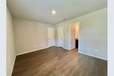 126 E Ash St, Angleton, TX 77515 - Photo 17
