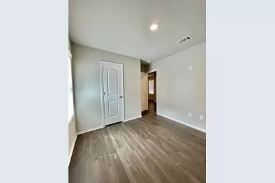 126 E Ash St, Angleton, TX 77515 - Photo 13