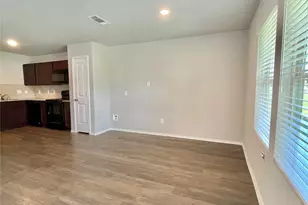 126 E Ash St, Angleton, TX 77515 - Photo 5