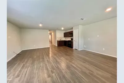 126 E Ash St, Angleton, TX 77515 - Photo 3