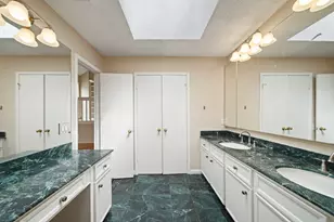 130 Sugar Berry Cir, Houston, TX 77024 - Photo 23