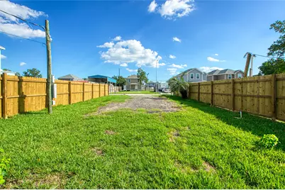 142 Flamingo Bight S, Baytown, TX 77523 - Photo 3