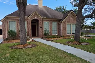 106 Palm Castle, League City, TX 77573 - Photo 1