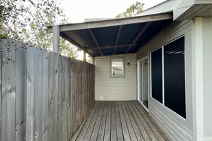 2915 Garden Ln, Sugar Land, TX 77479 - Photo 17