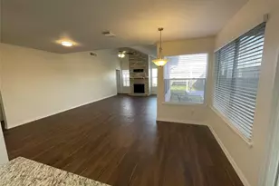 2915 Garden Ln, Sugar Land, TX 77479 - Photo 3