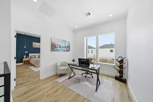 8910 Knoll Leaf Dr, Houston, TX 77080 - Photo 9