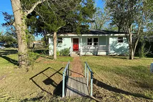 502 Chestnut St, Brazoria, TX 77422 - Photo 1