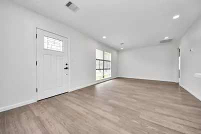 6522 Belarbor Street, Houston, TX 77087 - Photo 11