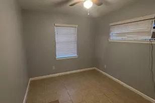 4701 Hoffman St, Houston, TX 77026 - Photo 9