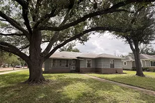 1018 Worthshire St, Houston, TX 77008 - Photo 3