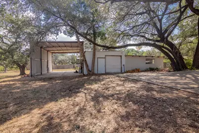 1101 Clark Street, Yoakum, TX 77995 - Photo 39