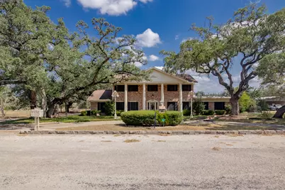 1101 Clark Street, Yoakum, TX 77995 - Photo 1