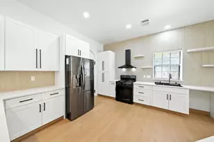 12625 Memorial Dr, Houston, TX 77024 - Photo 13