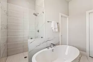 1702 Bringhurst St, Houston, TX 77020 - Photo 23