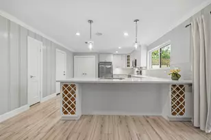 7806 Edgemoor Dr, Houston, TX 77036 - Photo 5