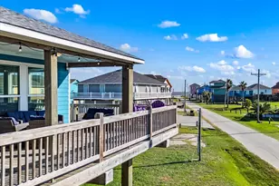940 Driftwood Dr, Crystal Beach, TX 77650 - Photo 7