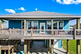 940 Driftwood Dr, Crystal Beach, TX 77650 - Photo 7