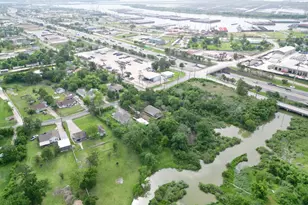 301 Bayou Dr, Channelview, TX 77530 - Photo 31