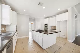 1611 Hill Spring Dr, Sugar Land, TX 77479 - Photo 9