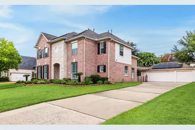 1611 Hill Spring Drive, Sugar Land, TX 77479 - Photo 3