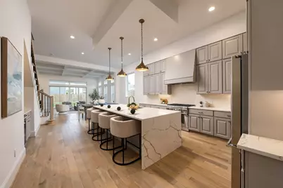 607 W 27th Street, Houston, TX 77008 - Photo 9