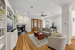 1614 Castle Ct, Houston, TX 77006 - Photo 5