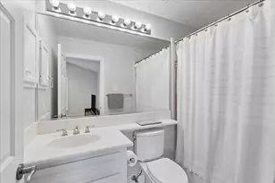 1614 Castle Ct, Houston, TX 77006 - Photo 21
