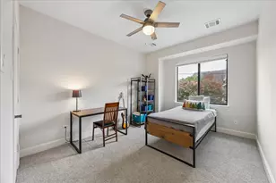 1614 Castle Ct, Houston, TX 77006 - Photo 23