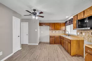 6522 Redding Springs Ln, Houston, TX 77086 - Photo 5