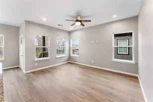 4902 Rue St, Houston, TX 77033 - Photo 9