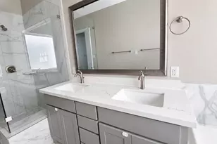 1222 W 24th St, Houston, TX 77008 - Photo 9