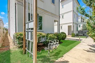 1222 W 24th St, Houston, TX 77008 - Photo 5