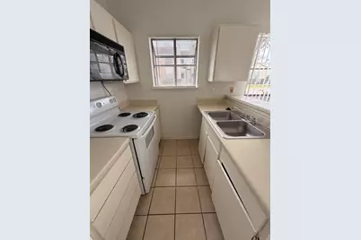 7901 Cambridge Street #25, Houston, TX 77054 - Photo 5